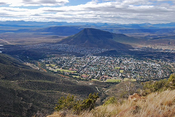 Graaff-Reinet cradled by the Horseshoe Bend in the Sundays River