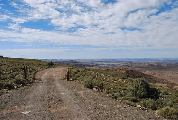 The summit of the Rooiberg Pass provides spectacular views across the wide open spaces of the Koup