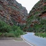 The road through Meiringspoort follows the course of the Groot River
