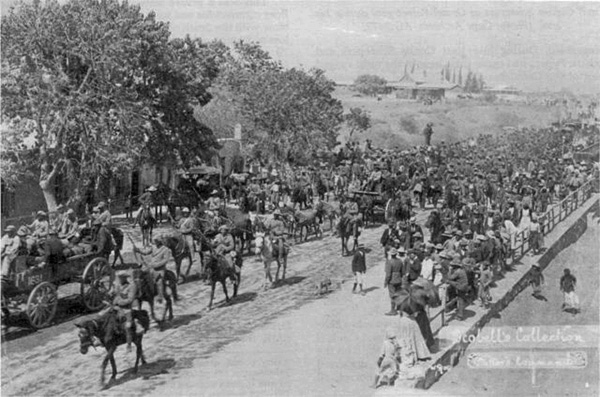 Captured Boer Commandos enter Graaff-Reinet under escort